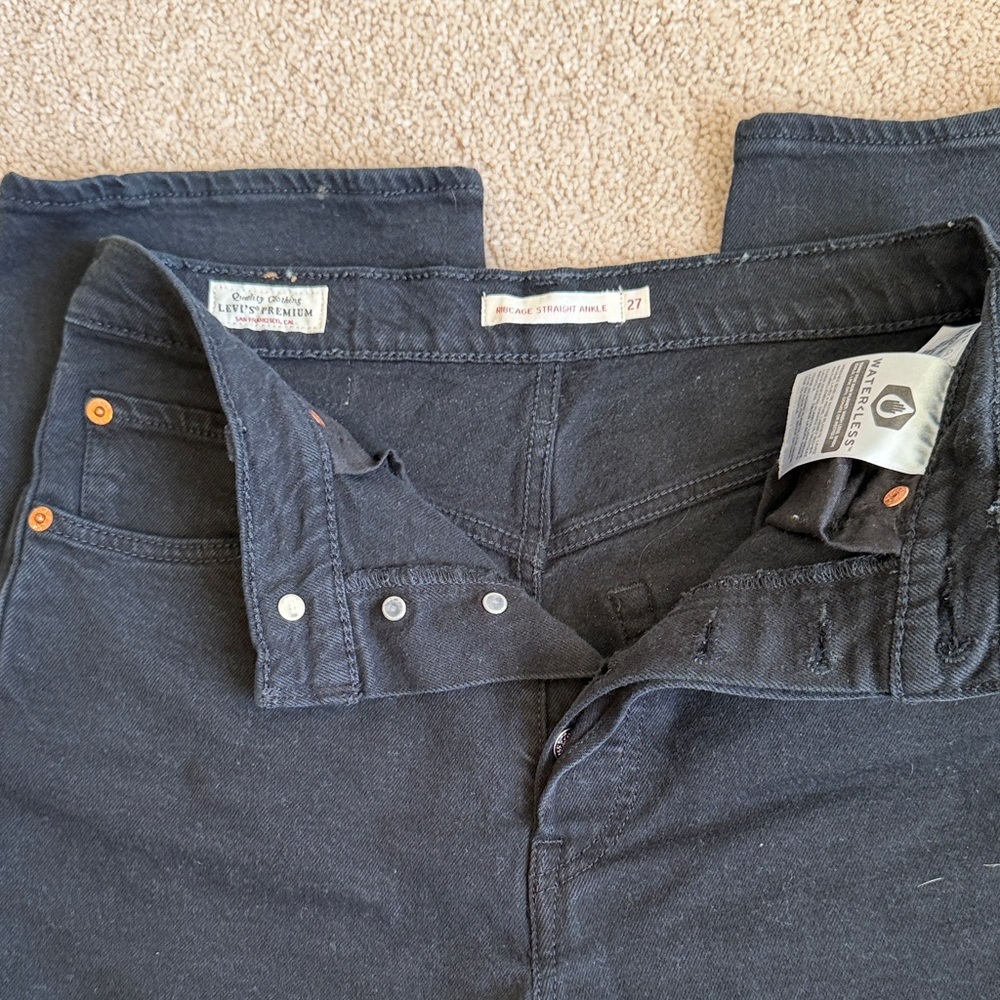Levi's Classic Black Jeans - Picture 3 of 3